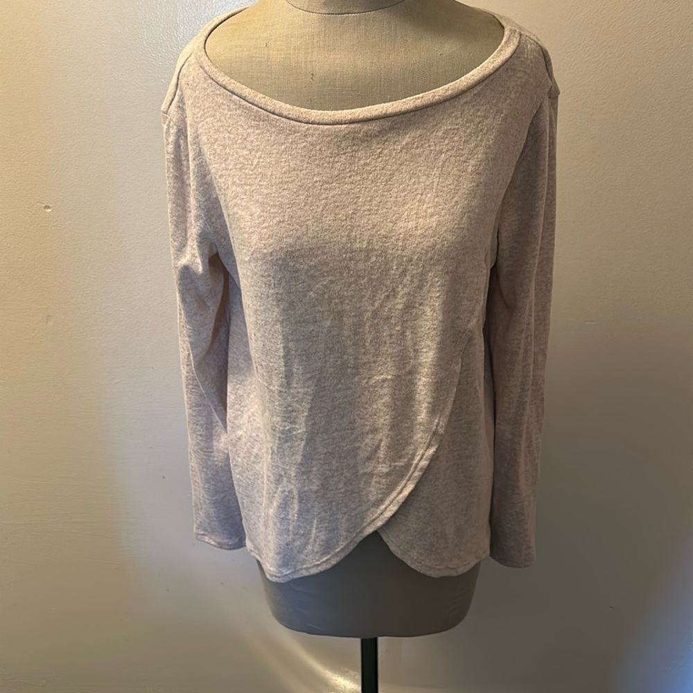 Agnes & Dora cross over sweater size small